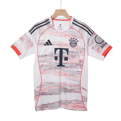 Bayern Munich Udebanetrøje 2025/26 UPAMECANO #2